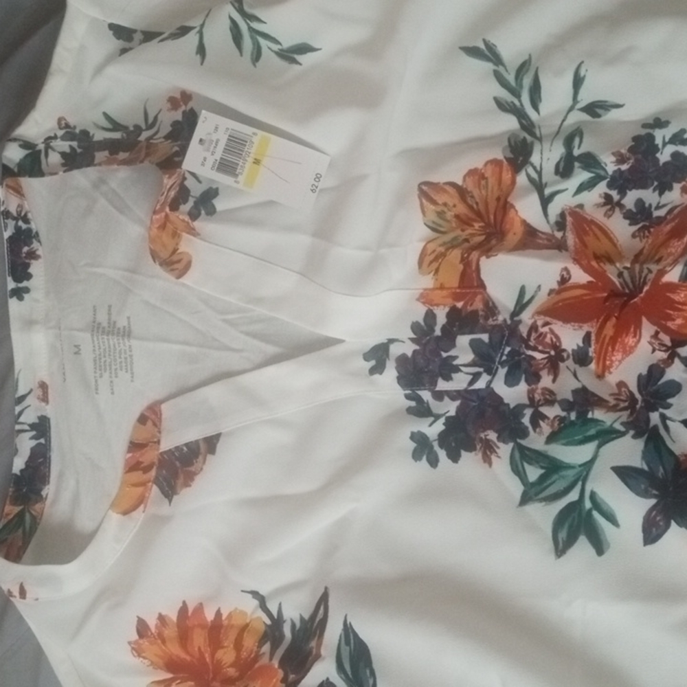 Womans van Heusen top new